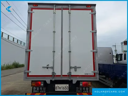 HYUNDAI MEGA TRUCK GOLD