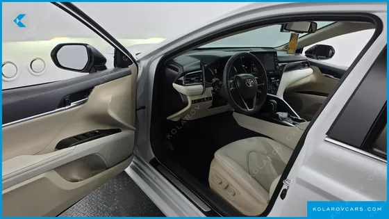 TOYOTA CAMRY 2.5 XLE HYBRID