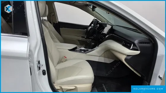 TOYOTA CAMRY 2.5 XLE HYBRID