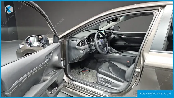 TOYOTA CAMRY 2.5 LE HYBRID