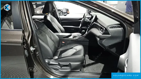 TOYOTA CAMRY 2.5 LE HYBRID