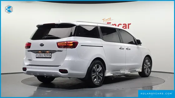 KIA CARNIVAL 9-SEATER LUXURY
