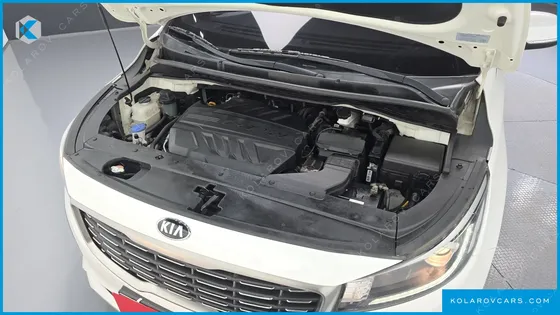 KIA CARNIVAL 9-SEATER LUXURY