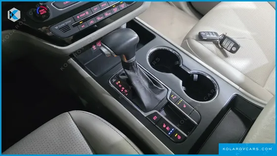 KIA CARNIVAL 9-SEATER LUXURY
