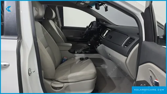 KIA CARNIVAL 9-SEATER LUXURY