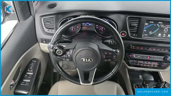 KIA CARNIVAL 9-SEATER LUXURY