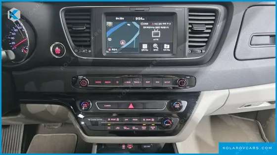 KIA CARNIVAL 9-SEATER LUXURY