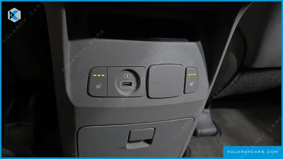KIA CARNIVAL 9-SEATER LUXURY
