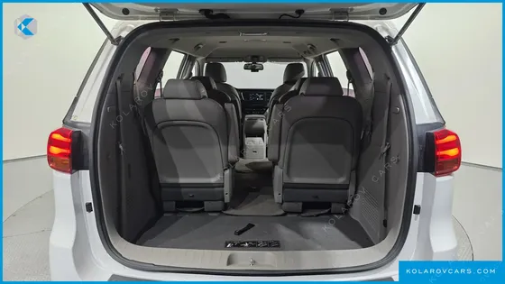 KIA CARNIVAL 9-SEATER LUXURY