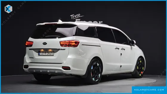KIA CARNIVAL 9-SEATER NOBLESSE