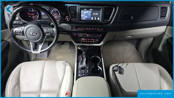 KIA CARNIVAL 9-SEATER NOBLESSE