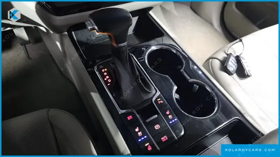 KIA CARNIVAL 9-SEATER NOBLESSE