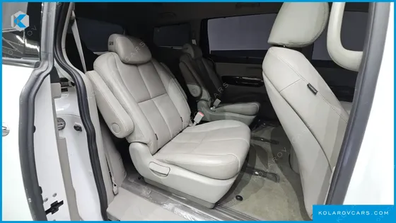KIA CARNIVAL 9-SEATER NOBLESSE
