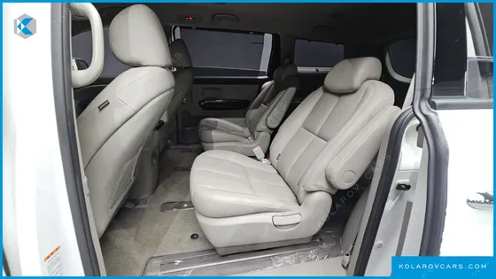 KIA CARNIVAL 9-SEATER NOBLESSE