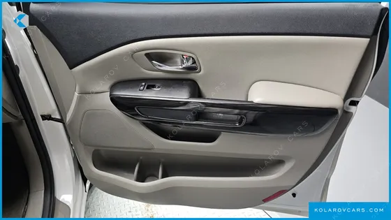 KIA CARNIVAL 9-SEATER NOBLESSE