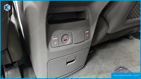 KIA CARNIVAL 9-SEATER NOBLESSE