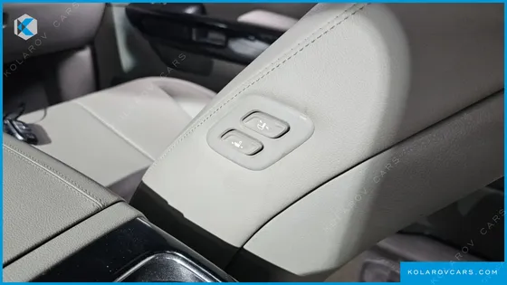 KIA CARNIVAL 9-SEATER NOBLESSE