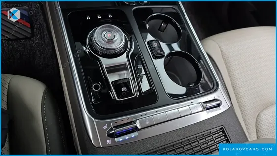 KIA CARNIVAL GASOLINE 7-SEATER HI LIMOUSINE