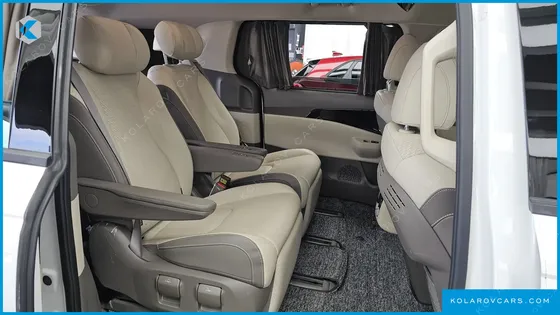 KIA CARNIVAL GASOLINE 7-SEATER HI LIMOUSINE