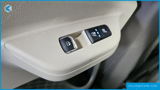 KIA CARNIVAL GASOLINE 7-SEATER HI LIMOUSINE