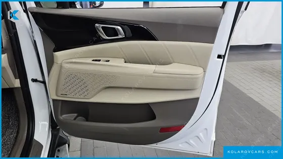 KIA CARNIVAL GASOLINE 7-SEATER HI LIMOUSINE