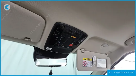 KIA CARNIVAL GASOLINE 7-SEATER HI LIMOUSINE