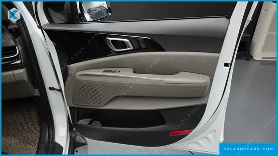 KIA CARNIVAL HEV 9SEATER SIGNATURE