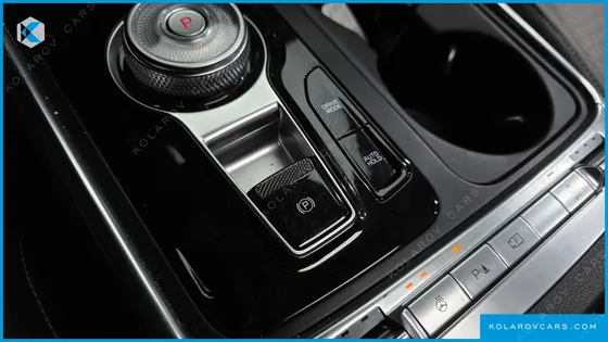KIA CARNIVAL HEV 9SEATER SIGNATURE