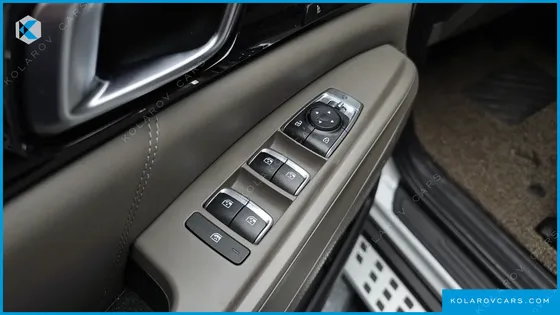 KIA CARNIVAL HEV 9SEATER SIGNATURE