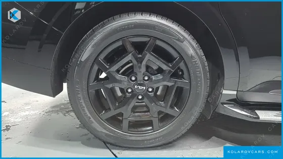 KIA CARNIVAL DIESEL 7-SEATER GRAVITY