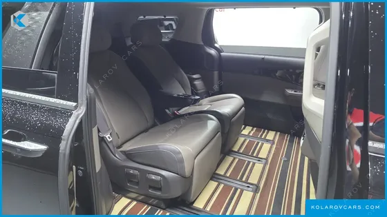 KIA CARNIVAL DIESEL 7-SEATER GRAVITY