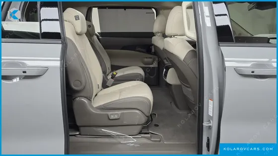 KIA CARNIVAL GASOLINE 9-SEATER GRAVITY