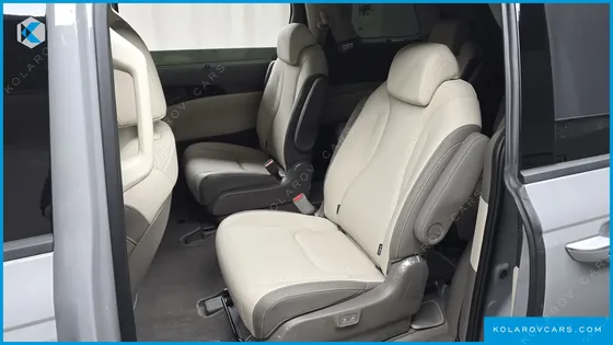 KIA CARNIVAL GASOLINE 9-SEATER GRAVITY
