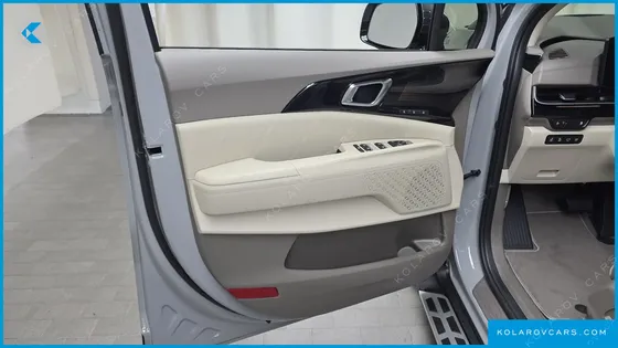 KIA CARNIVAL GASOLINE 9-SEATER GRAVITY