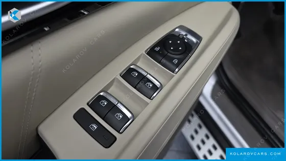 KIA CARNIVAL HEV 7-SEATER HI LIMOUSINE