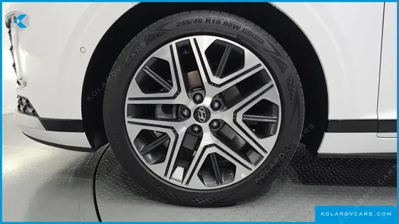 HYUNDAI GRANDEUR EXCLUSIVE