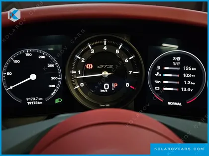 PORSCHE 911 CARRERA 4 GTS CABRIOLET