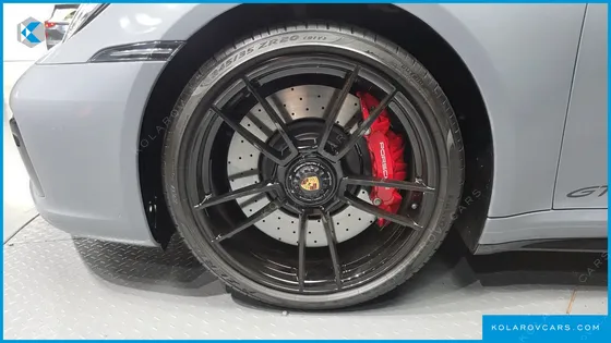 PORSCHE 911 CARRERA 4 GTS CABRIOLET