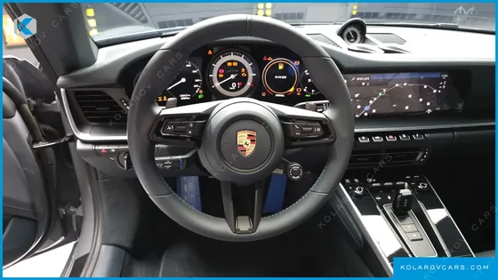 PORSCHE 911 CARRERA 4 GTS CABRIOLET