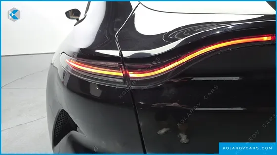 ASTON MARTIN DBX 4.0 V8 707