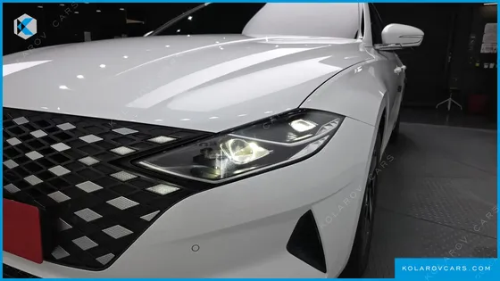 HYUNDAI GRANDEUR LE BLANC