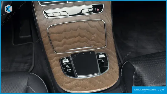 MERCEDES E-CLASS E300E 4MATIC EXCLUSIVE