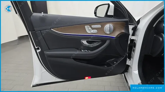 MERCEDES E-CLASS E300 4MATIC EXCLUSIVE