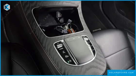 MERCEDES E-CLASS E220D 4MATIC AMG LINE