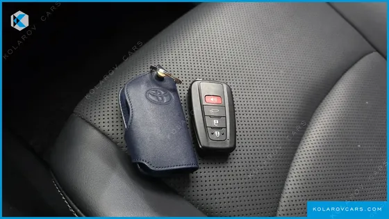 TOYOTA RAV4 2,5 4WD HYBRID LTD