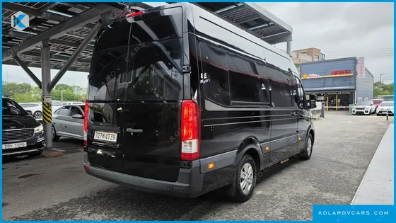 HYUNDAI SOLATI 15-SEATER