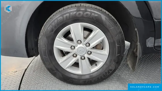 HYUNDAI SOLATI 15-SEATER