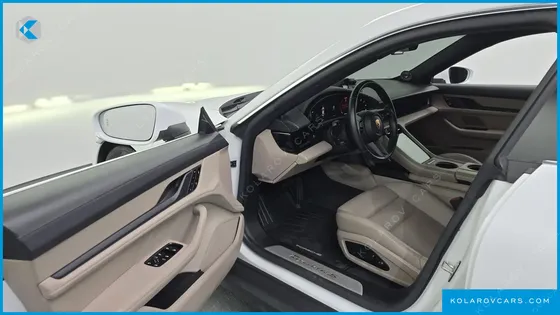 PORSCHE TAYCAN 4S