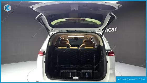 KIA CARNIVAL DIESEL 7-SEATER SIGNATURE
