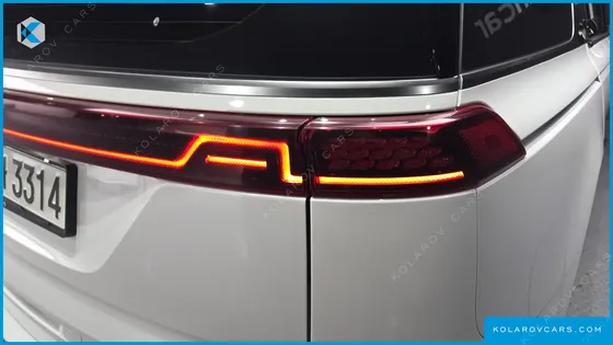 KIA CARNIVAL DIESEL 7-SEATER SIGNATURE